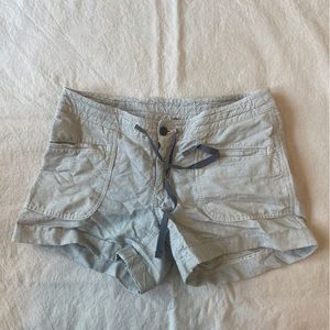 The north face hiking shorts size 6